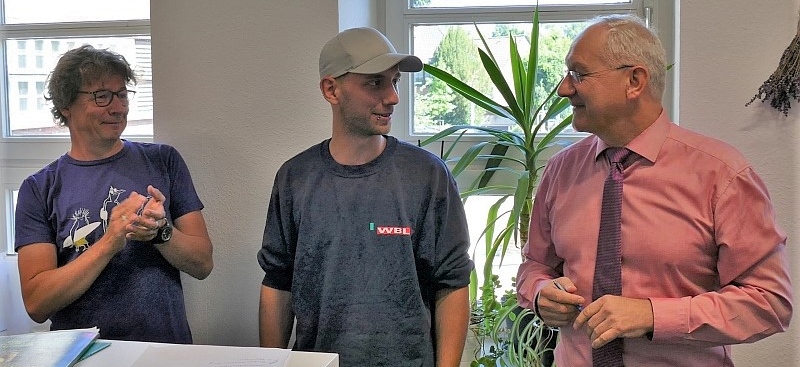 stellvertretender Hausmeister